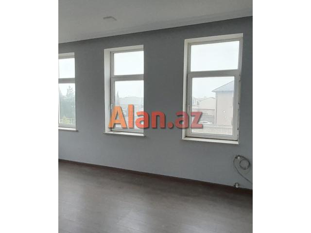Şüvəlanda bağ evi satılır