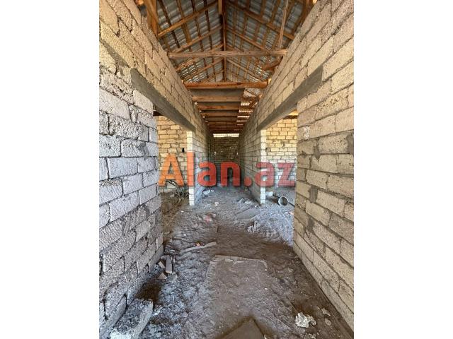 Alabalılıqda təmirsiz ev satılır
