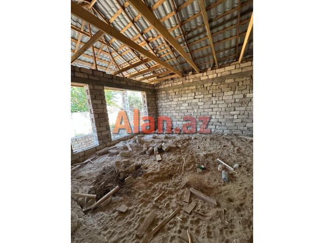 Alabalılıqda təmirsiz ev satılır