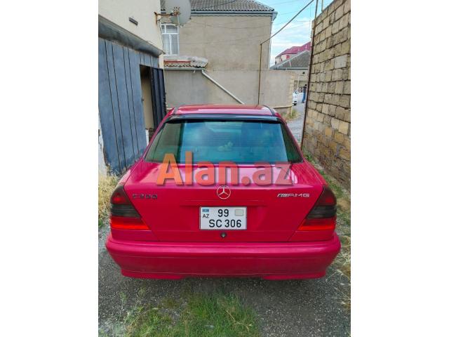 Mercedes-Benz W202