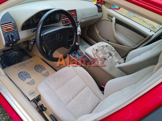 Mercedes-Benz W202