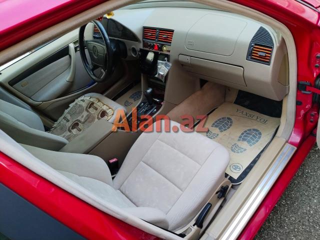 Mercedes-Benz W202
