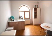 E.Elliyev kucesinde 3 mertebeli  villa satilir