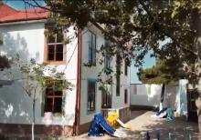 E.Elliyev kucesinde 3 mertebeli  villa satilir
