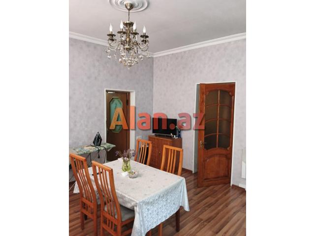 Montinde 4 otaqli heyet evi satilir