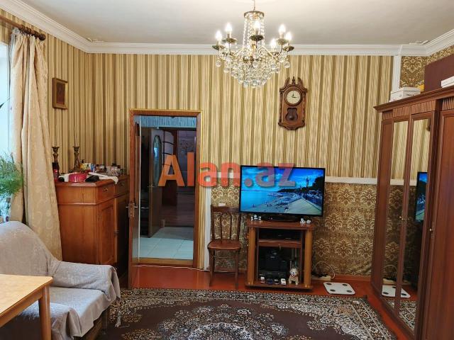 Montinde 4 otaqli heyet evi satilir