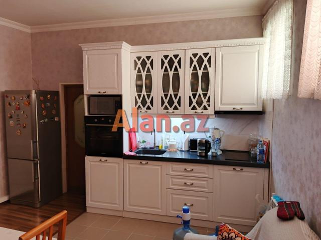 Montinde 4 otaqli heyet evi satilir