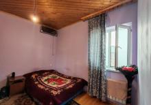 Buzovnada həyət evi satılır