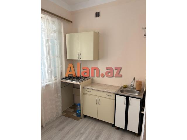 Köhnə Günəşlidə 1 otaqlı, əşyasız mənzil kirayə verilir
