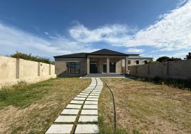Şağanda həyət evi satılır