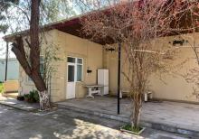 Mərdəkanda bağ evi satılır