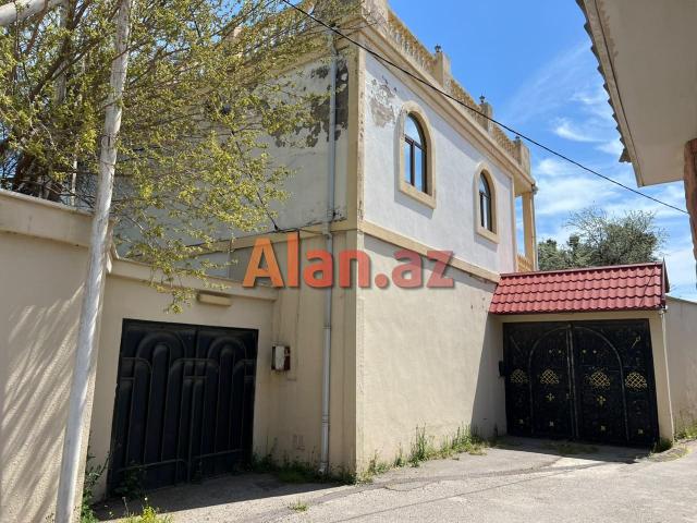 Mərdəkanda bağ evi satılır