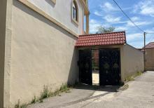 Mərdəkanda bağ evi satılır