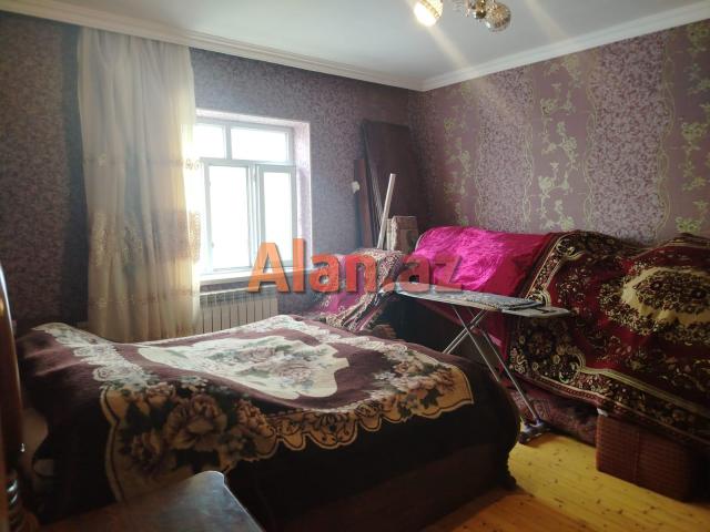 Buzovnada həyət evi satılır