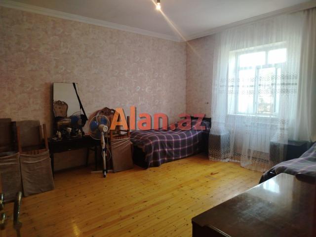 Buzovnada həyət evi satılır