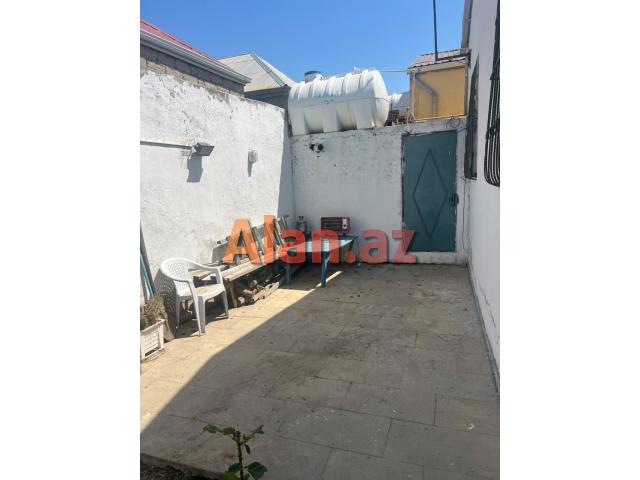Şüvəlanda bağ evi satılır