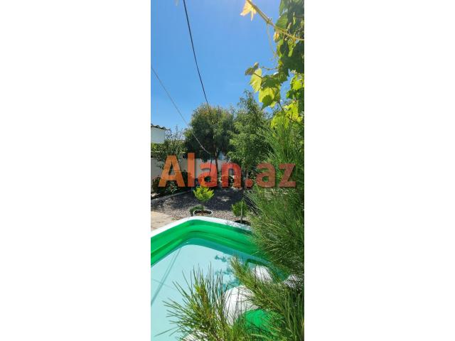 Buzovnada həyət evi satılır