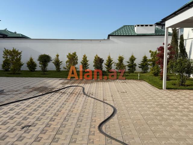 Buzovnada həyət evi satılır