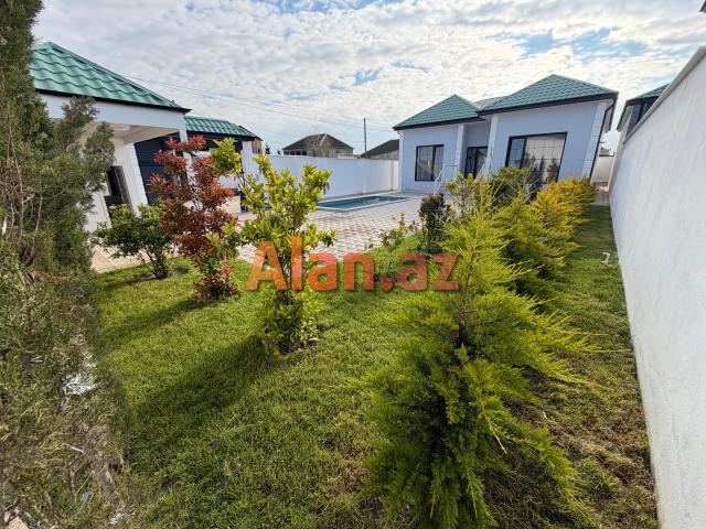 Buzovnada həyət evi satılır