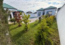 Buzovnada həyət evi satılır