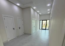 Buzovnada həyət evi satılır