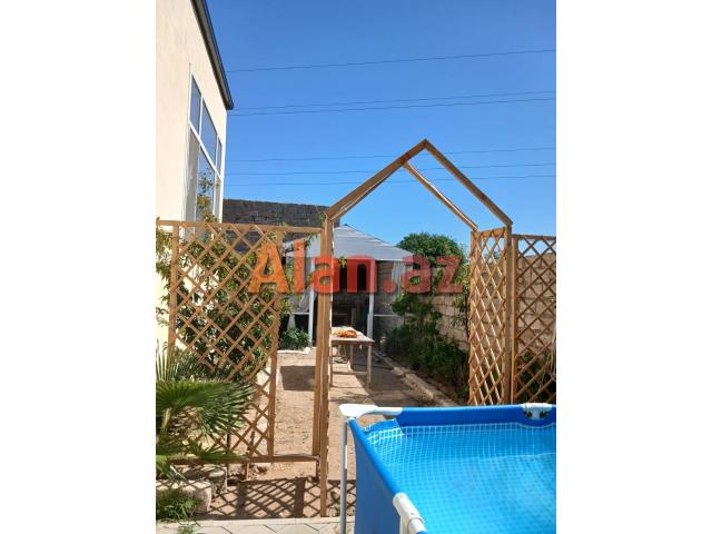 Buzovnada bağ evi satılır