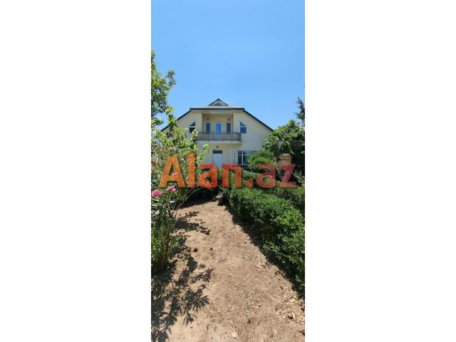 Mərdəkanda villa satılır
