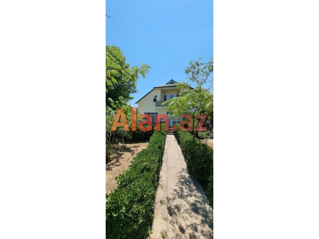 Mərdəkanda villa satılır