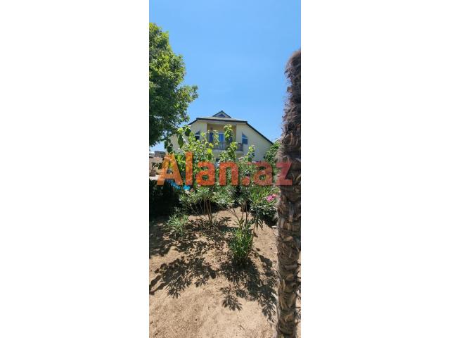 Mərdəkanda villa satılır