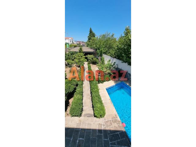 Mərdəkanda villa satılır