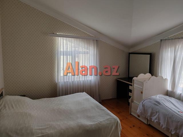 Buzovnada həyət evi satılır