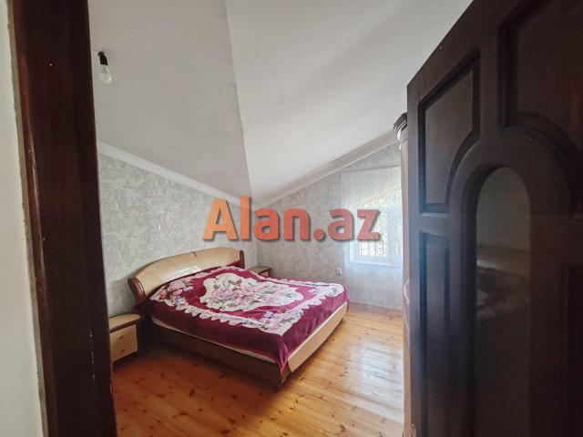 Buzovnada həyət evi satılır