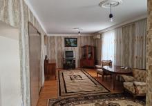 Buzovnada həyət evi satılır