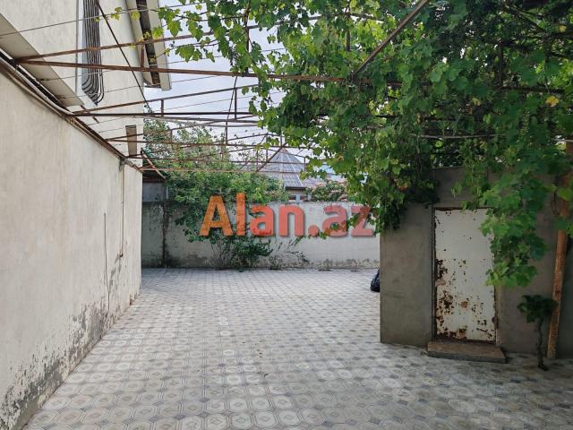 Buzovnada həyət evi satılır