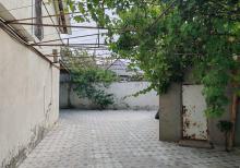 Buzovnada həyət evi satılır