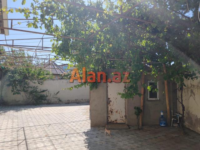 Buzovnada həyət evi satılır