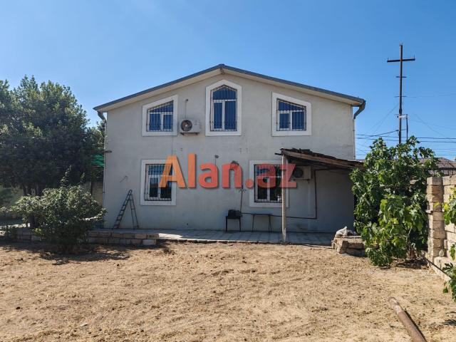 Buzovnada həyət evi satılır