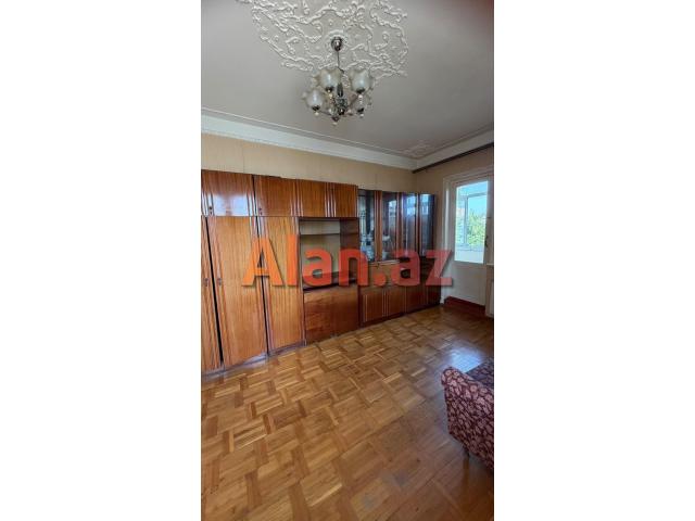 Mir Celal kucesinde 3 otaqli menzil kiraye verilir