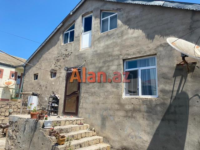 Buzovnada həyət evi satılır