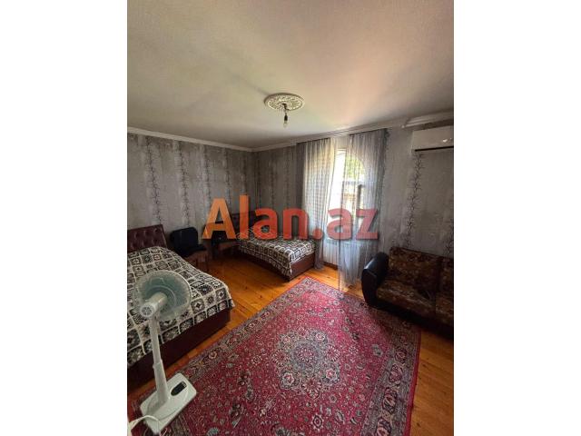 Buzovnada həyət evi satılır