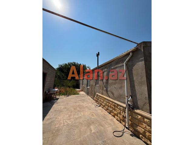 Buzovnada həyət evi satılır