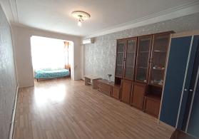 Qarayevdə qanuni 2 otaqlı geniş mənzil