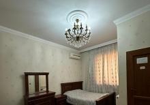Bileceri qesebesinde 3mertebeli 8otaqli villa kiraye verilir