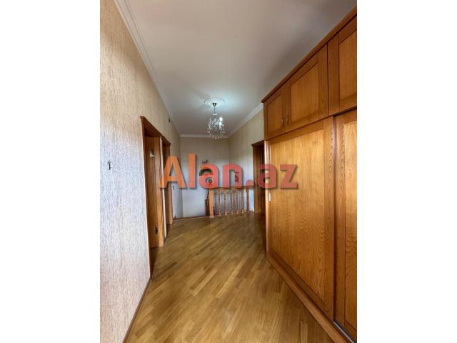 Bileceri qesebesinde 3mertebeli 8otaqli villa kiraye verilir