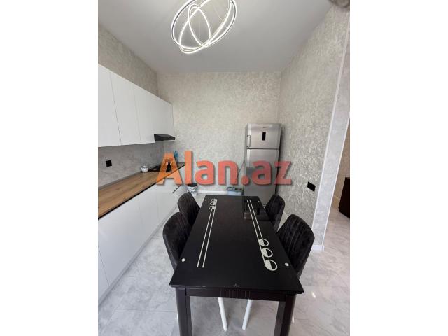 Şüvəlanda bağ evi satılır