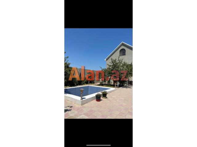 Buzovnada həyət evi satılır