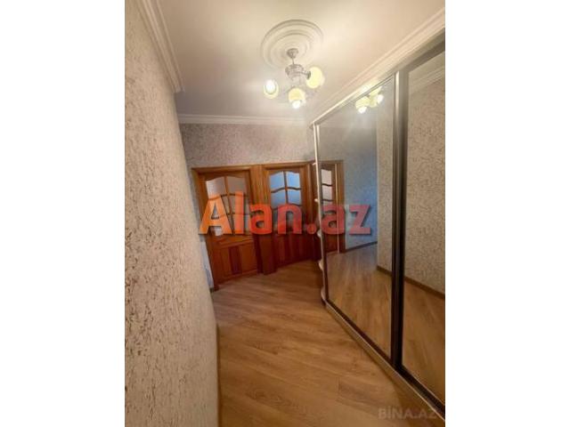 Razində satılır 3 otaqlı köhnə tikili