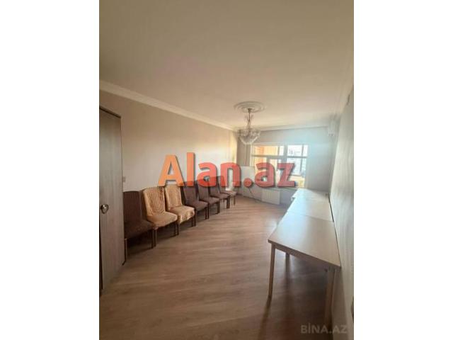Razində satılır 3 otaqlı köhnə tikili