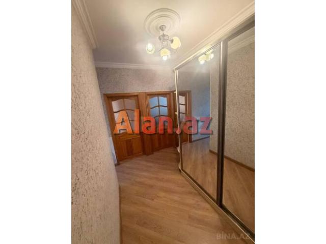 Razində satılır 3 otaqlı köhnə tikili