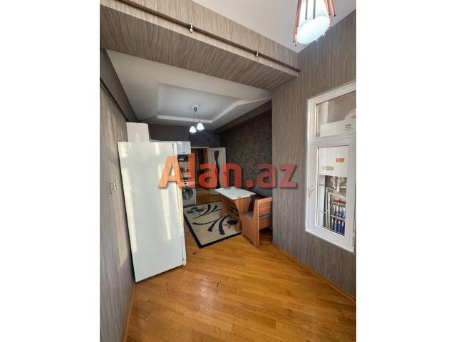 Zərifə Göz klinikasının yanı